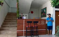 Elhayya Batukaras Hotels in Cimerak