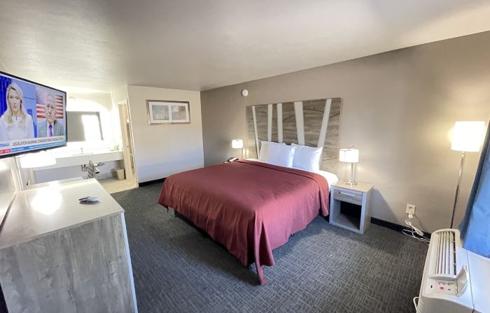 Excellent Inn & Suites