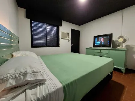 El Gran Gomero Hostal & Motoposada Отели в г. Корриентес