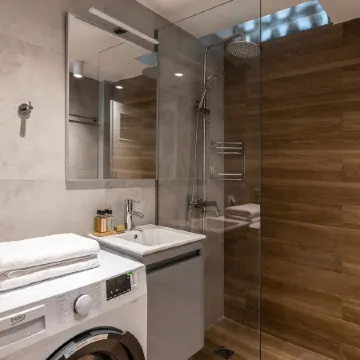 Stylish 1BR Retreat Near Alimos Beach Tram