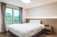 Kensington Resort Jeju Hanlim - Kitchens