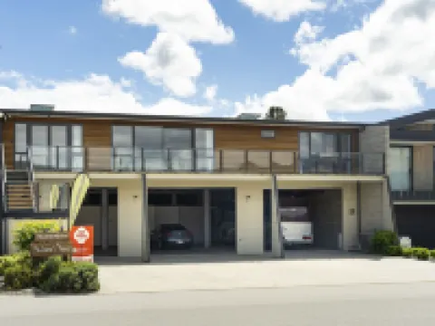 Falcon's Nest Hotels in Cromwell
