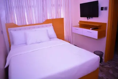 Laroy Suites Hotels in 