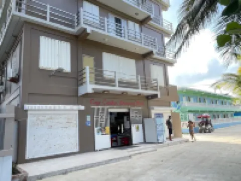 庫爾克島海灘酒店 鄰近開雲高爾克機場的酒店