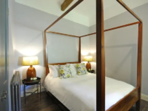 Beautiful Old Cottage Sleeps 6 Near Bath Hotels in Shepton Mallet