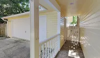 The Yellow House - parking
