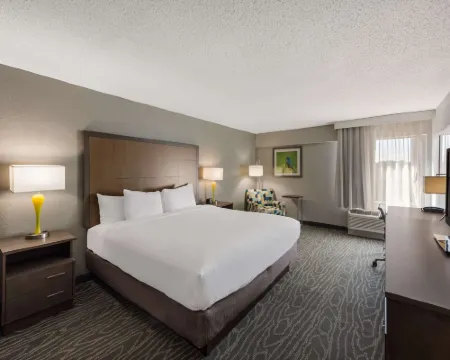 Comfort Inn & Suites Tipp City Dayton North I-75 Hotels in Miami County