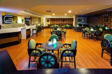 Phoenicia Tower Hotel Отели в г. Мухаррак