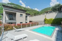 Mulino Vista Lake by Rent all Como - Swimmingpools