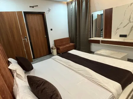 HOTEl SHREE ASHTAVINAYAK GRAND Отели в г. Мандла