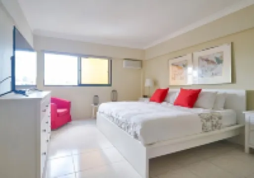 Penthouse in Evaristo Morales Sleeps 14 Hotels in 