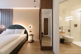 NAOMI Rooms