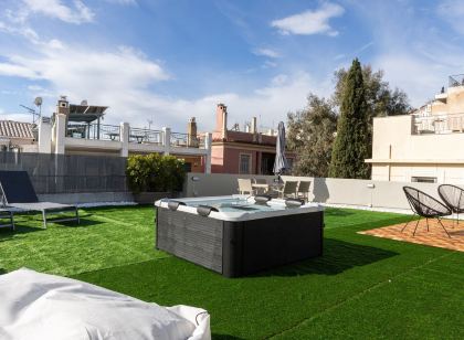 Acropolis Luxe Retreat 15 Ppl 6 Bdrm Neoclassical Home w Jacuzzi Rooftop