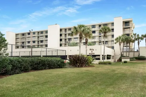 Oceanfront Pool Beach Gear Tennis Smart TVs Hotels in Crescent Beach