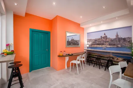 Island Guesthouse Отели рядом с достопримечательностью «Форт Маноэль»