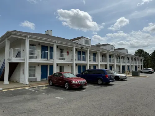 Brentwood Inn & Suites Hotels in Roanoke Rapids