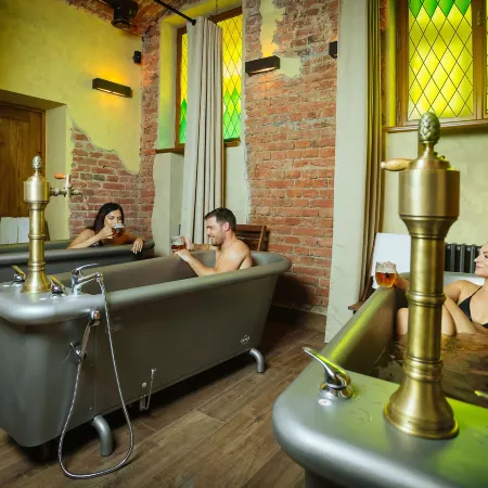 Letna Garden Suites Отели рядом с достопримечательностью «Футбольный стадион «Дженерали Арена»»