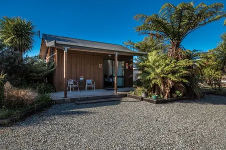 Buller Bridge Motel Отели в г. Картерс Бич