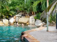 Cardwell Beachcomber Motel & Tourist Park - Beach