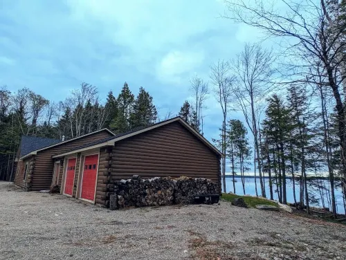 Sportsmans Waterfront Log Cabin