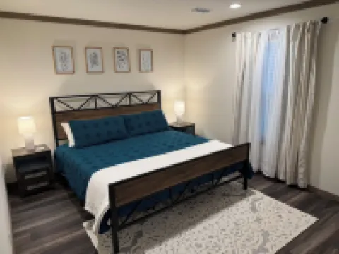 Sleeps 10! Lake Front 4-Bedroom Home with Fire Pit Lake Views!