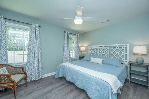 10 Mins to Sullivan's Island w/Fenced Backyard, Cozy Mt. P Ranch - Boutique