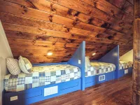 Charming 2-bedroom + Loft  cottage in Maryville Tennessee