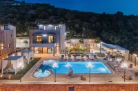 Luxurious Villa Mare - with 150m Pool -  Ferienhäuser
