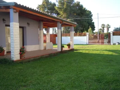 Villa with Air-Conditioned Garden Near the Sea
