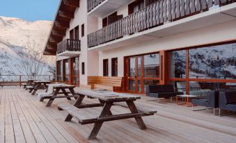 Alpeen Hotel