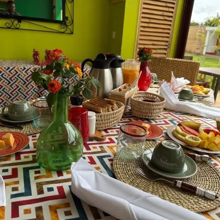 Moyoni Africa Lodge & Tours