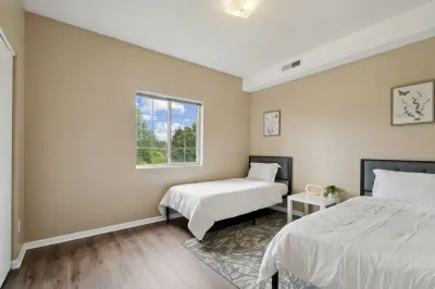 Charming Newly Remodeled Condo Hotels near The Depot Express