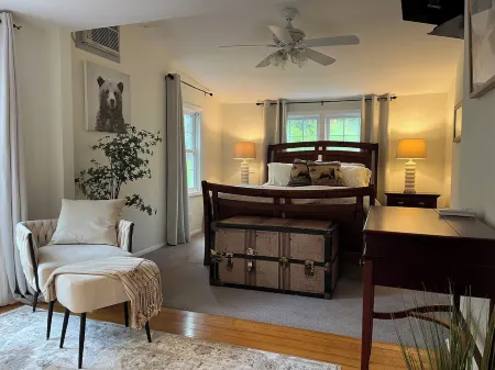 Bumble Bear Inn in Bolton Landing