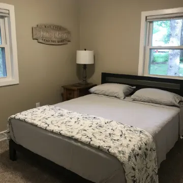 Nagawicka Woods-Beautiful Lake Country Ranch Home