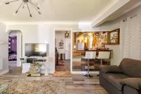 Elegant Serene Escape in Wyandotte