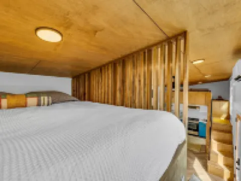 New Modern & Private Tiny Home on 21 acres Hotels in Ooltewah