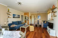 Gode Tiden' spacious comfort apartment with 2 shower baths and balconies, and wifi