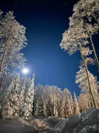 Eagle Point Resort Condo steps from Lodge & Ski Lift!