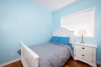 Bright 3 Bedroom Home with Home Theater Các khách sạn ở Sông Campbell