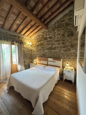 Farmhouse with private pool and Jacuzzi, with a splendid view of Lake Bolsena Hotels in Gradoli