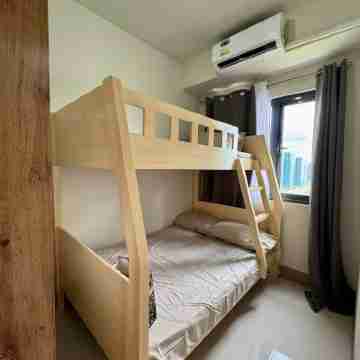 Family suite with 1 bedroom and balcony, stay with us at SMDC Shore 3 Residences Rooms