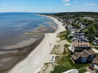 Beautiful home on private beach, sleeps 11! Bring your family and friends!