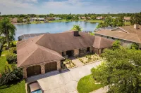 Spacious 5-bedroom house with WiFi and AC in superb Fort Lauderdale Hotels near Central Broward Park & Broward County Stadium