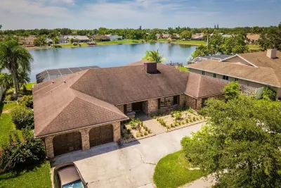 Spacious 5-bedroom house with WiFi and AC in superb Fort Lauderdale Hotels near St George Park