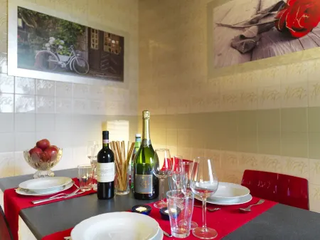 Bellaria Park "Hills View" Residences Отели рядом с достопримечательностью «Savena Beach Arena»