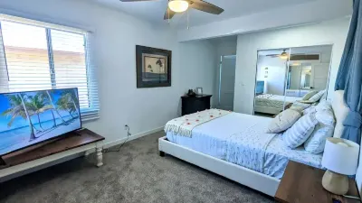 10 mins to DT+Petco Park. Stylish SFH with 2 baths. Walk to bay+restaurants