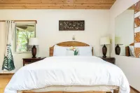 Charming 2-bedroom lodge in beautiful Volcano with Hot Tub