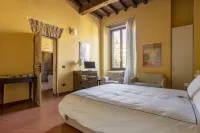 Holiday house with 4 beds and 2 bathrooms in the centre 50 m from the castle