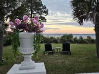 Mansion Guest House in Serenity on Bayfront