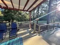 GUEST HOUSE "GROOVY" PRIVATE HOT TUB ON DECK, WIFI, ROKU.
